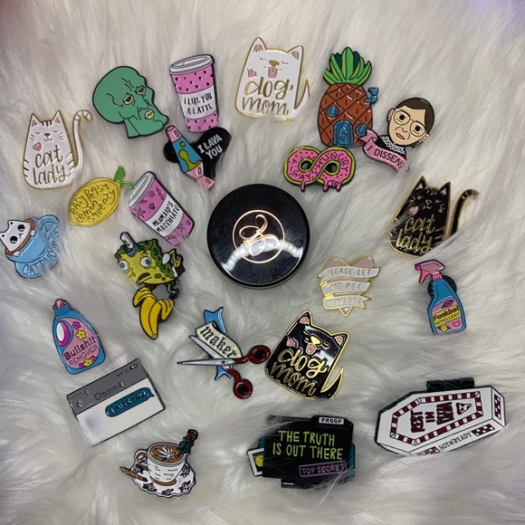 ✨NEW “Maker” Pin - Picture 2 of 2